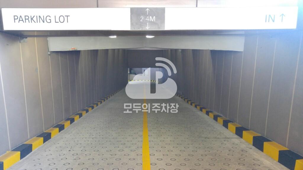 플라자호텔 주차장 이미지 3