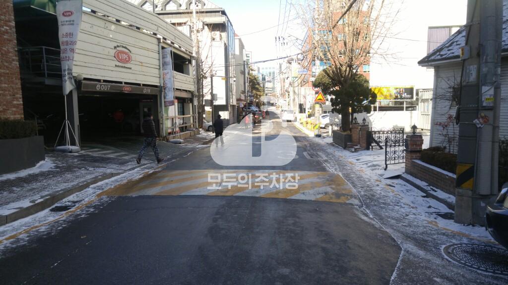 드레스가든 웨딩홀 민영 주차장 이미지 1