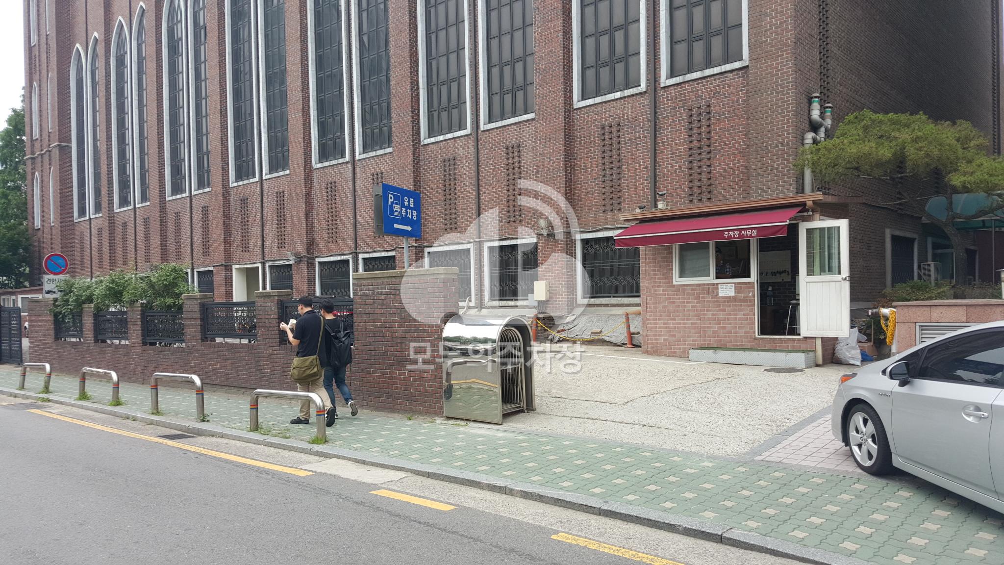 창천교회 주차장 이미지 3