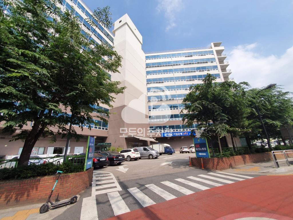 SK테크노빌딩 주차장 이미지 1