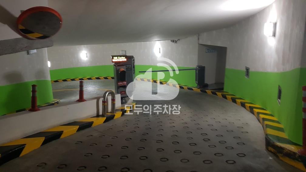 ENA빌딩 민영 주차장 이미지 1