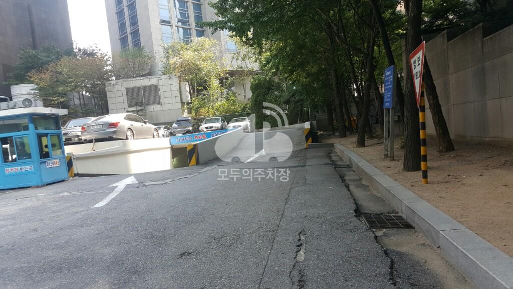라이프 쇼핑타운 주차장 이미지 1